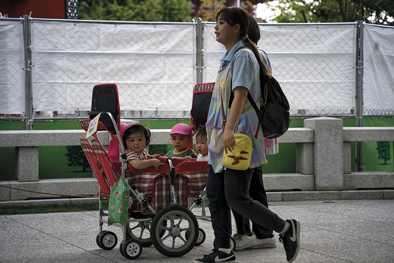 01 - Tokyo - 06 - Asakusa 13.jpg